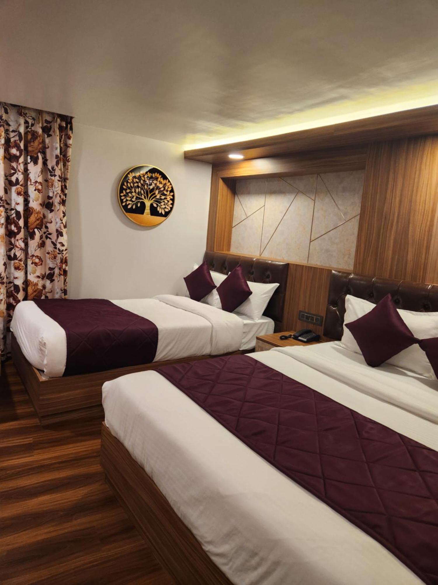 Luxury Stay At Hotel Broadway Boutique Mall Road Chowrasta Near Mahakal Temple Darjeeling  Buitenkant foto