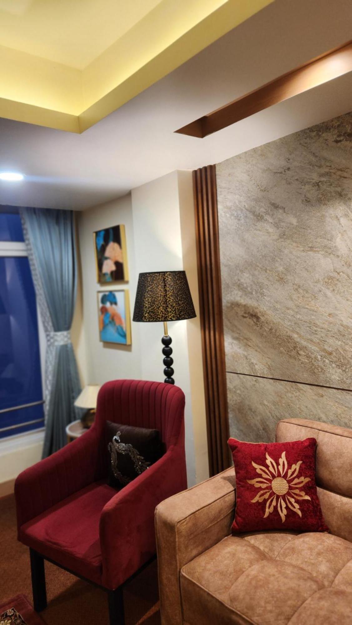 Luxury Stay At Hotel Broadway Boutique Mall Road Chowrasta Near Mahakal Temple Darjeeling  Buitenkant foto