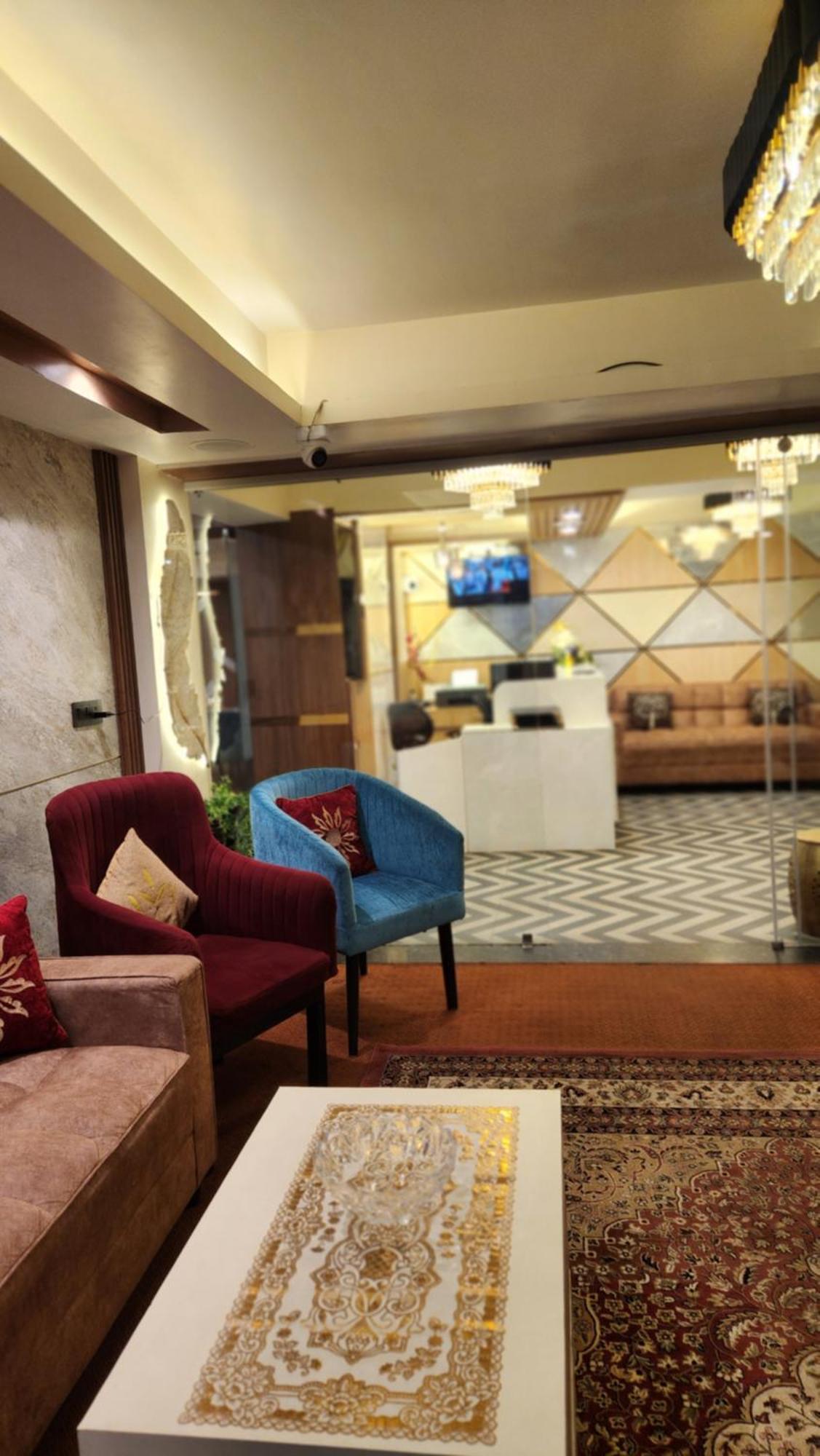 Luxury Stay At Hotel Broadway Boutique Mall Road Chowrasta Near Mahakal Temple Darjeeling  Buitenkant foto